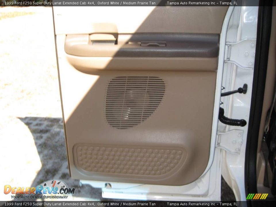 1999 Ford F250 Super Duty Lariat Extended Cab 4x4 Oxford White / Medium Prairie Tan Photo #21