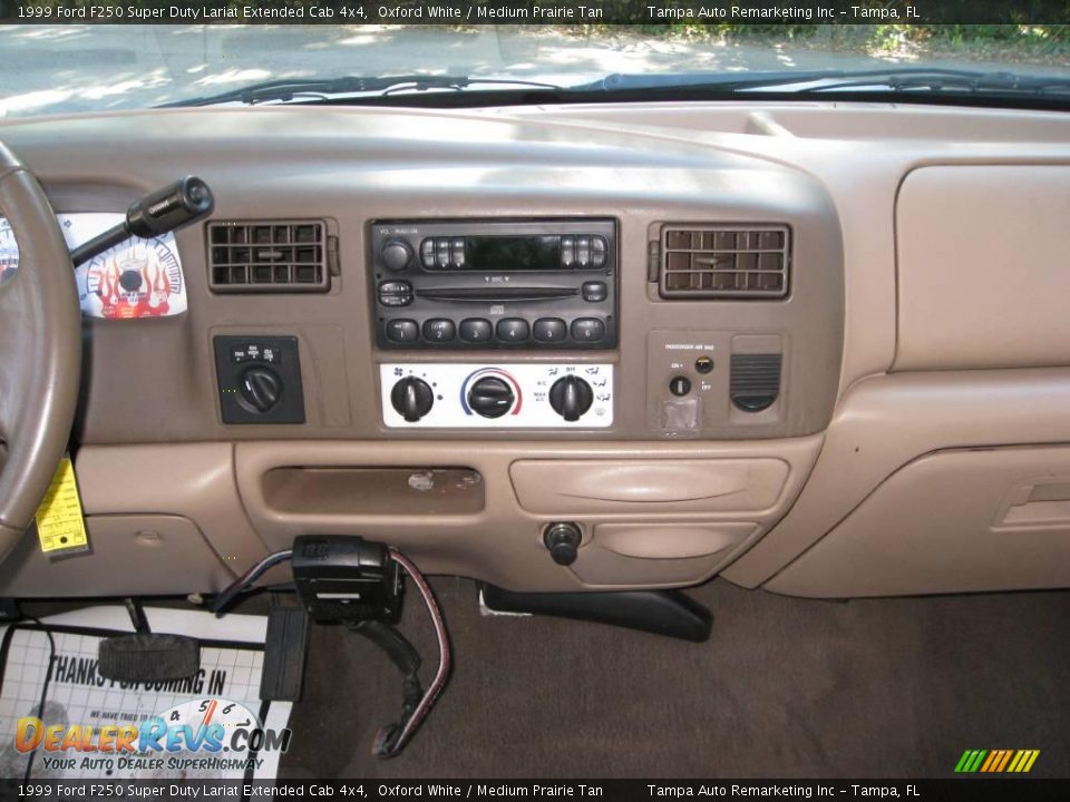 1999 Ford F250 Super Duty Lariat Extended Cab 4x4 Oxford White / Medium Prairie Tan Photo #27