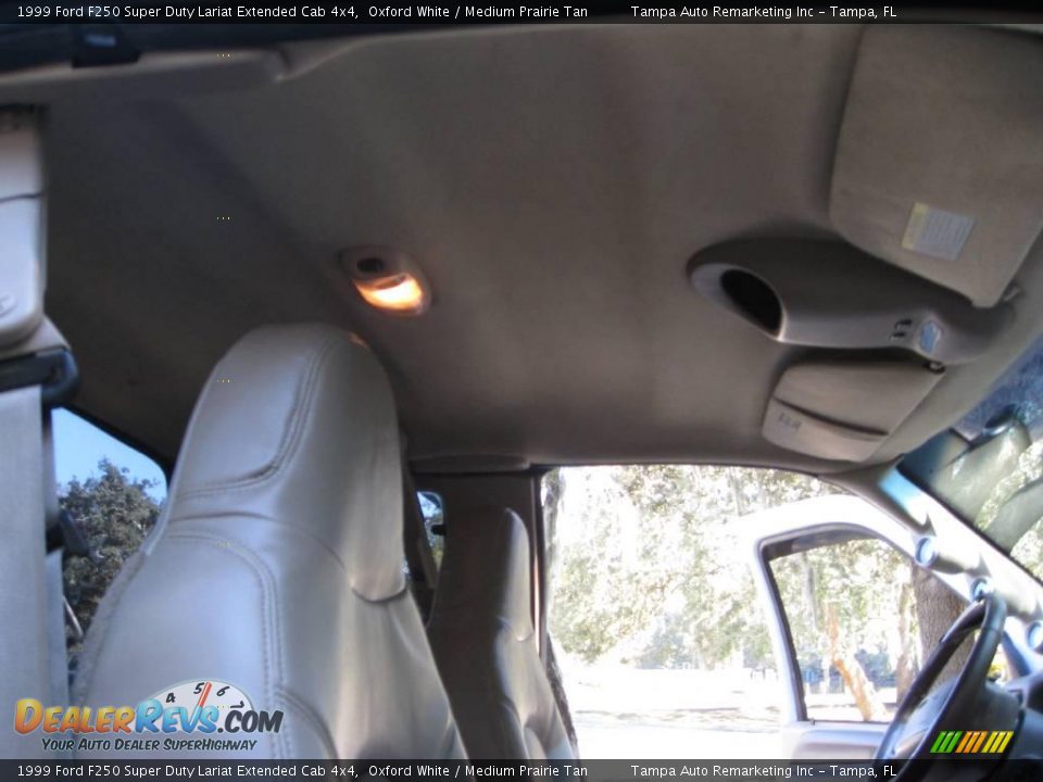 1999 Ford F250 Super Duty Lariat Extended Cab 4x4 Oxford White / Medium Prairie Tan Photo #32