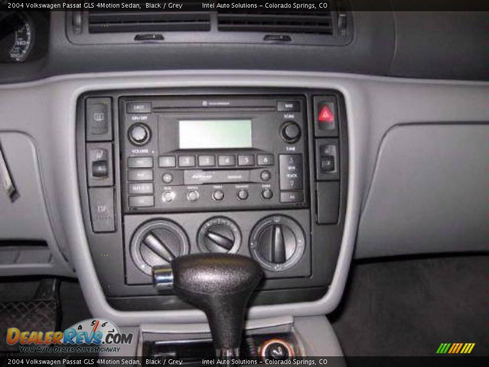 2004 Volkswagen Passat GLS 4Motion Sedan Black / Grey Photo #17