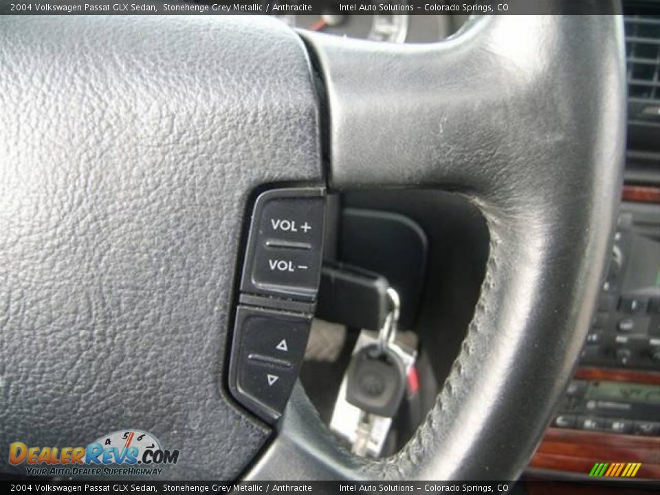 2004 Volkswagen Passat GLX Sedan Stonehenge Grey Metallic / Anthracite Photo #13