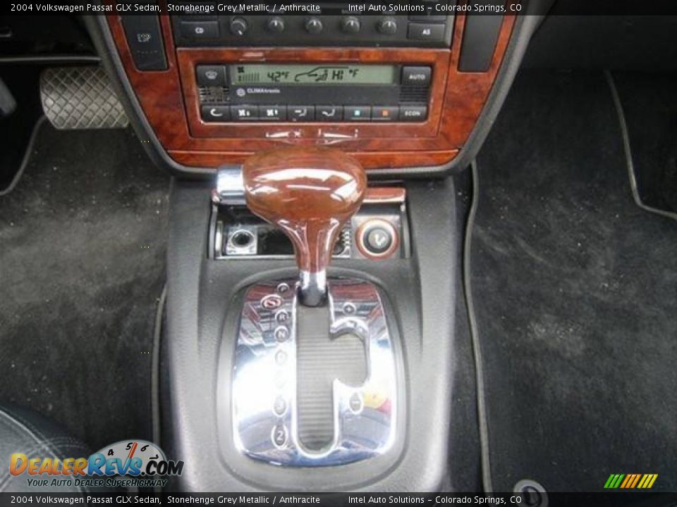2004 Volkswagen Passat GLX Sedan Stonehenge Grey Metallic / Anthracite Photo #17