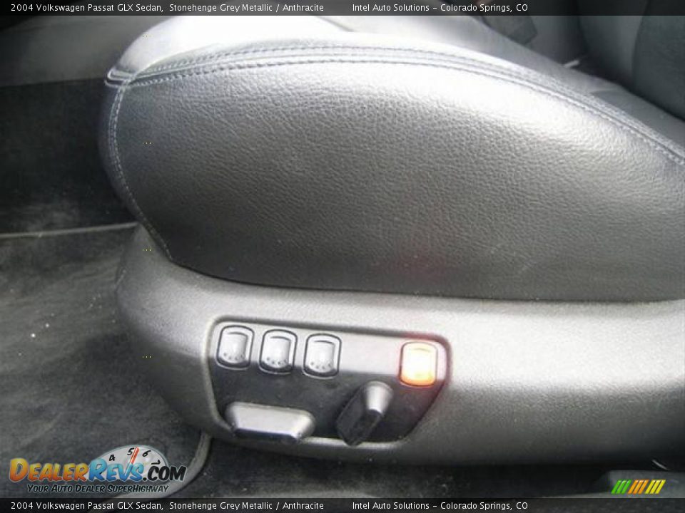 2004 Volkswagen Passat GLX Sedan Stonehenge Grey Metallic / Anthracite Photo #19