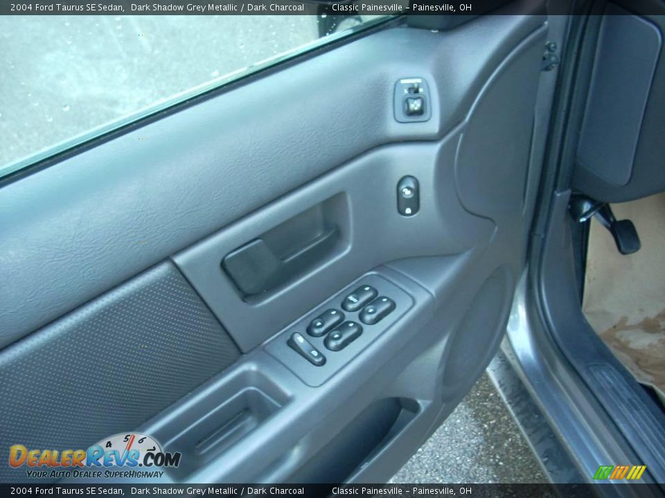 2004 Ford Taurus SE Sedan Dark Shadow Grey Metallic / Dark Charcoal Photo #7