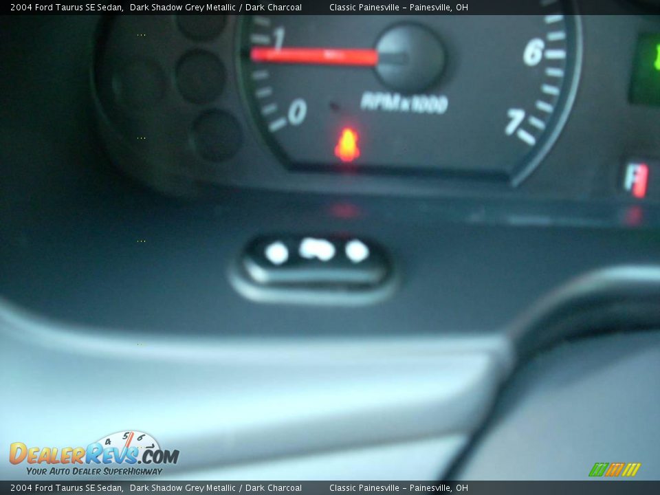 2004 Ford Taurus SE Sedan Dark Shadow Grey Metallic / Dark Charcoal Photo #13