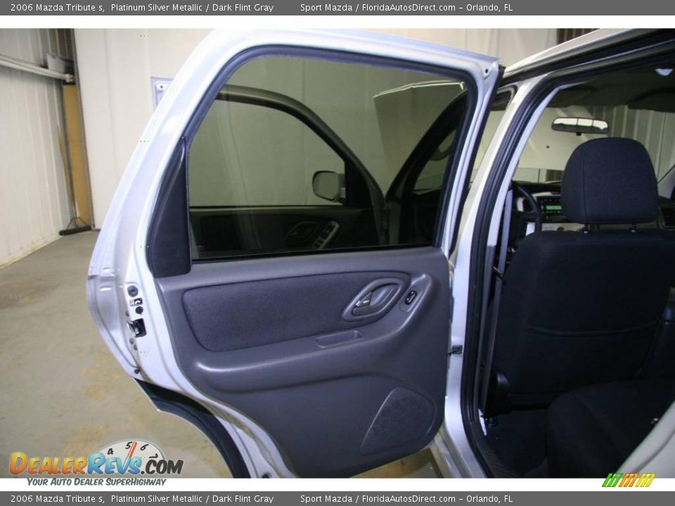 2006 Mazda Tribute s Platinum Silver Metallic / Dark Flint Gray Photo #24