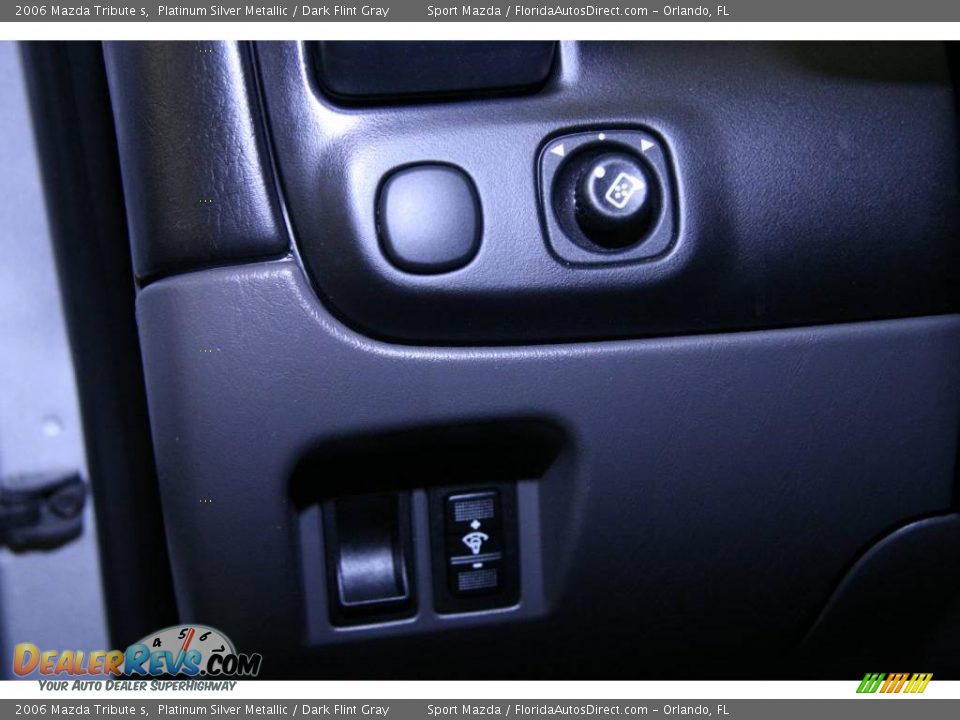 2006 Mazda Tribute s Platinum Silver Metallic / Dark Flint Gray Photo #35