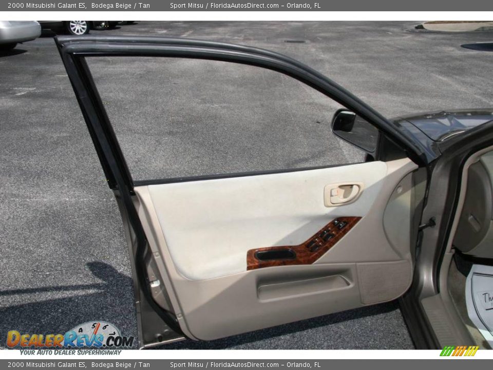 2000 Mitsubishi Galant ES Bodega Beige / Tan Photo #9