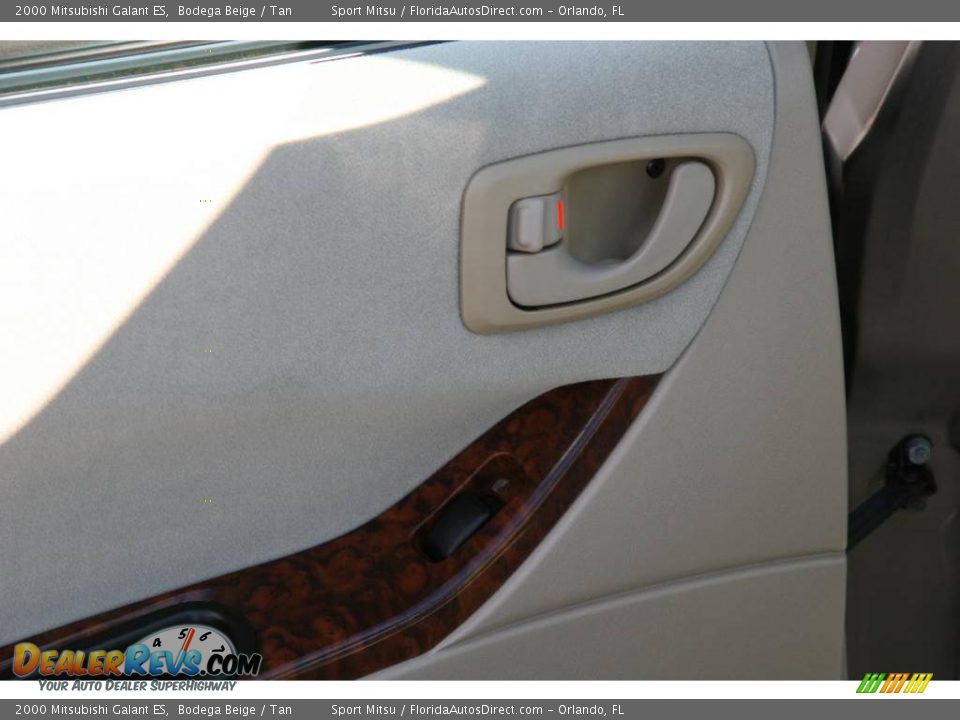 2000 Mitsubishi Galant ES Bodega Beige / Tan Photo #13
