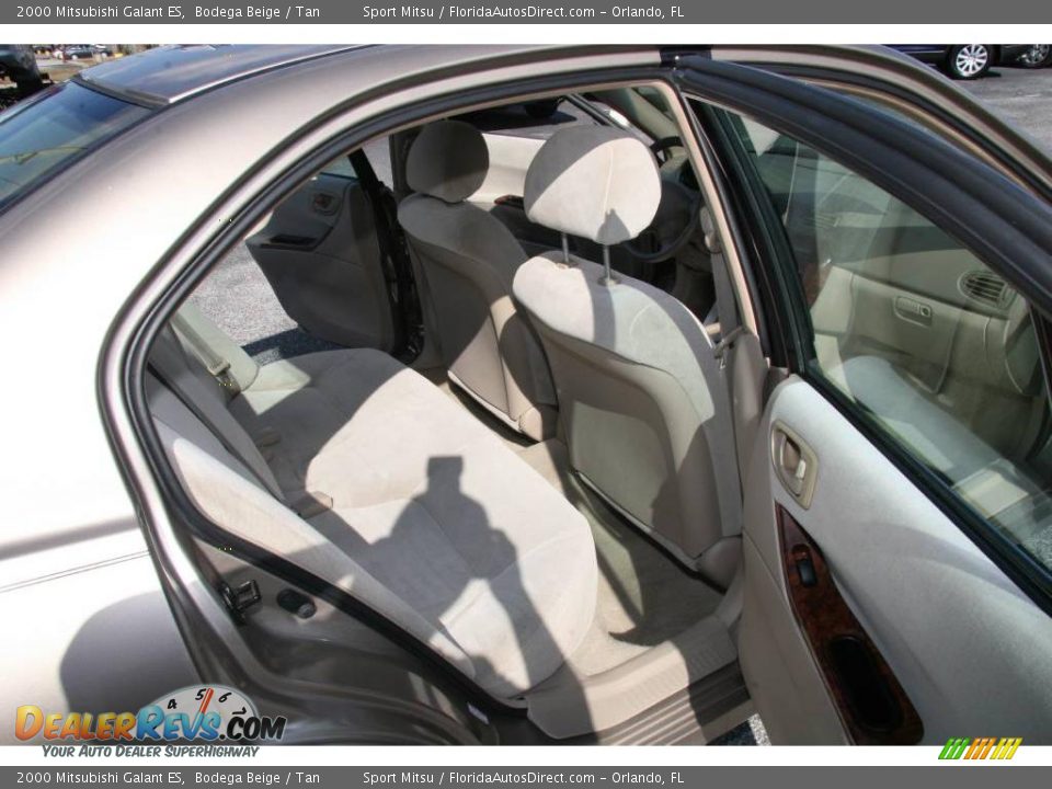 2000 Mitsubishi Galant ES Bodega Beige / Tan Photo #20