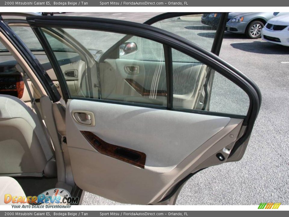 2000 Mitsubishi Galant ES Bodega Beige / Tan Photo #21