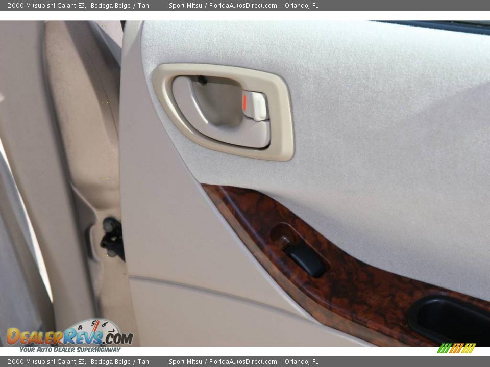 2000 Mitsubishi Galant ES Bodega Beige / Tan Photo #22
