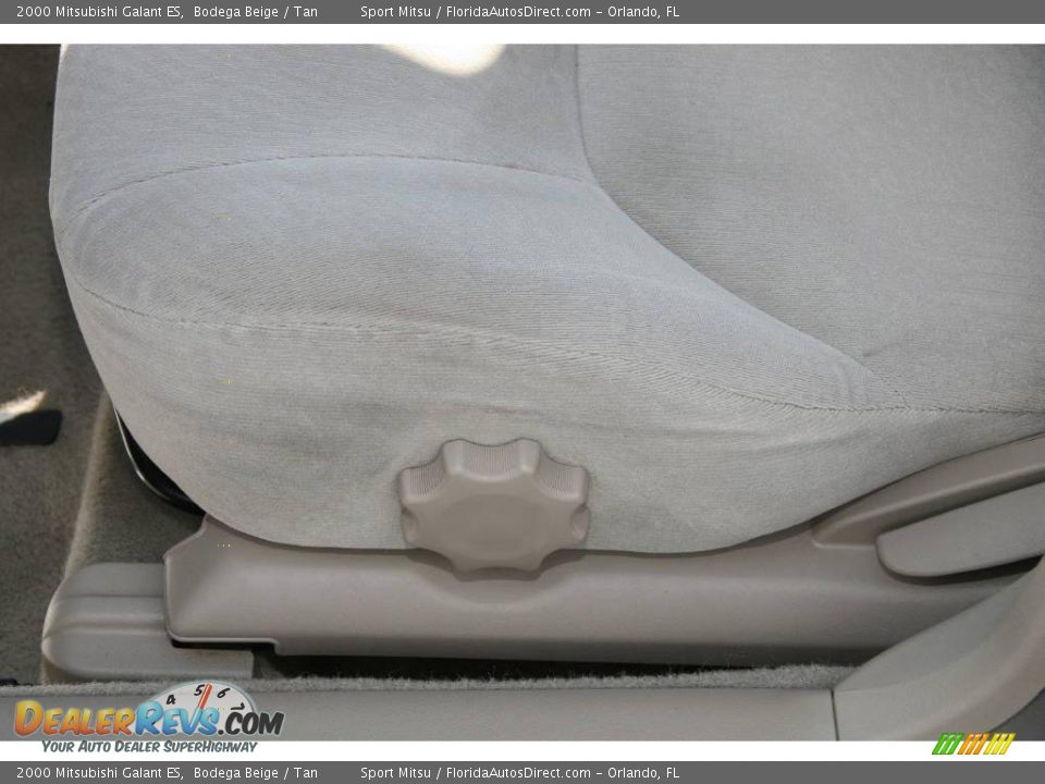 2000 Mitsubishi Galant ES Bodega Beige / Tan Photo #28
