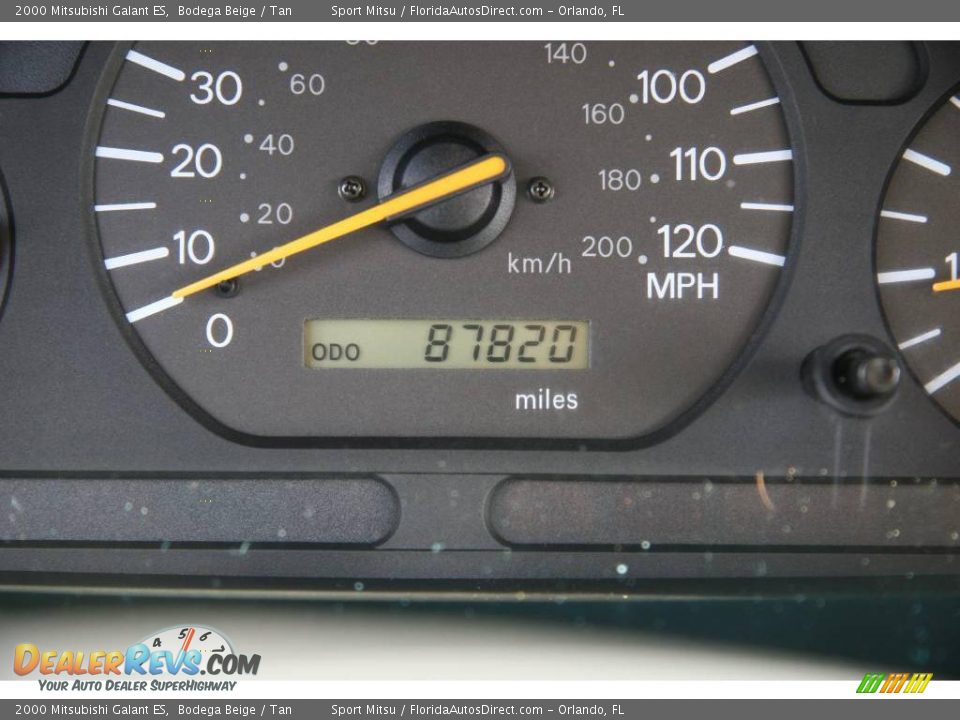 2000 Mitsubishi Galant ES Bodega Beige / Tan Photo #32