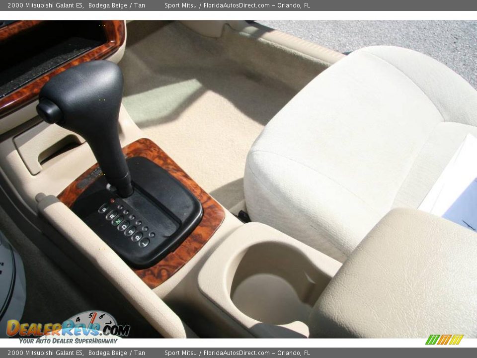 2000 Mitsubishi Galant ES Bodega Beige / Tan Photo #34