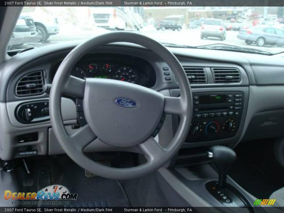 2007 Ford Taurus SE Silver Frost Metallic / Medium/Dark Flint Photo #12