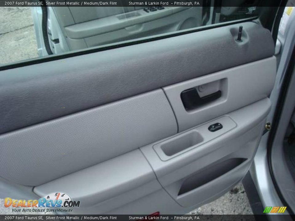2007 Ford Taurus SE Silver Frost Metallic / Medium/Dark Flint Photo #13