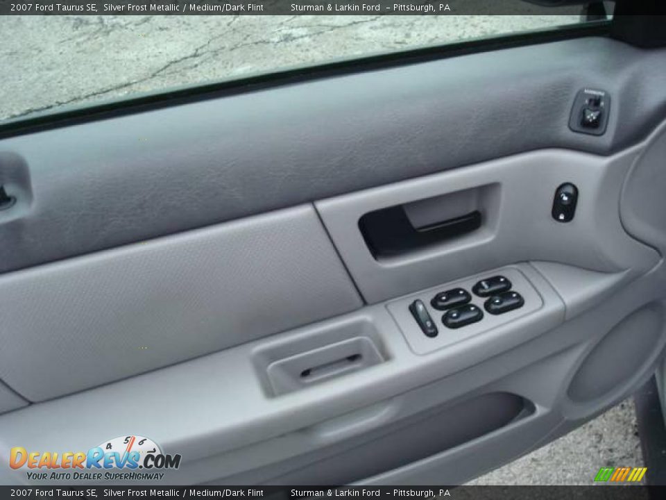 2007 Ford Taurus SE Silver Frost Metallic / Medium/Dark Flint Photo #14