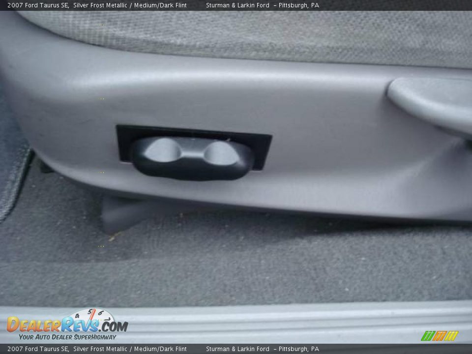 2007 Ford Taurus SE Silver Frost Metallic / Medium/Dark Flint Photo #15