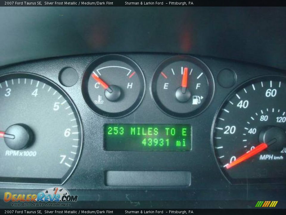 2007 Ford Taurus SE Silver Frost Metallic / Medium/Dark Flint Photo #20
