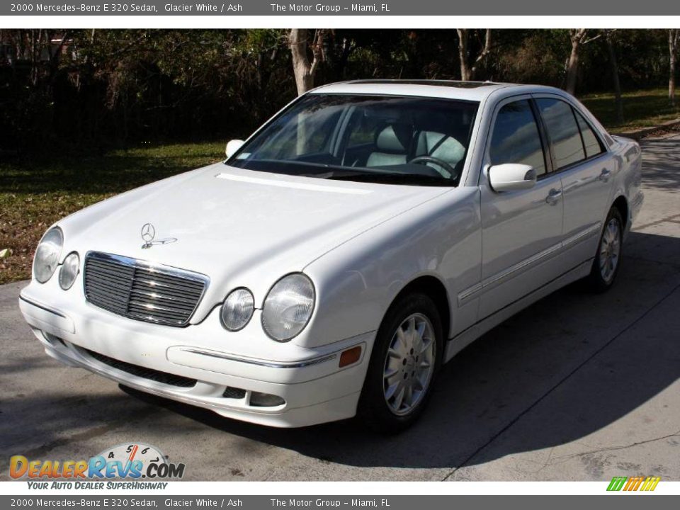 2000 Mercedes-Benz E 320 Sedan Glacier White / Ash Photo #1