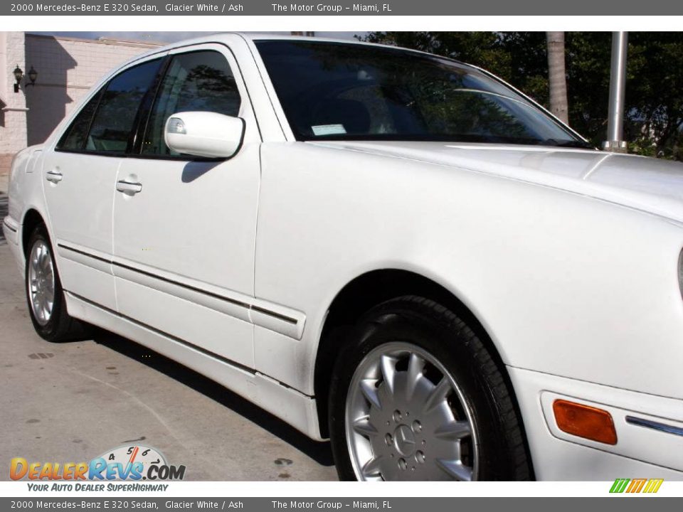 2000 Mercedes-Benz E 320 Sedan Glacier White / Ash Photo #12