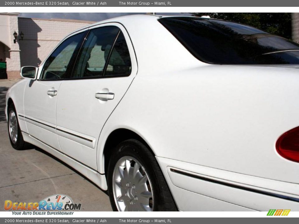 2000 Mercedes-Benz E 320 Sedan Glacier White / Ash Photo #14