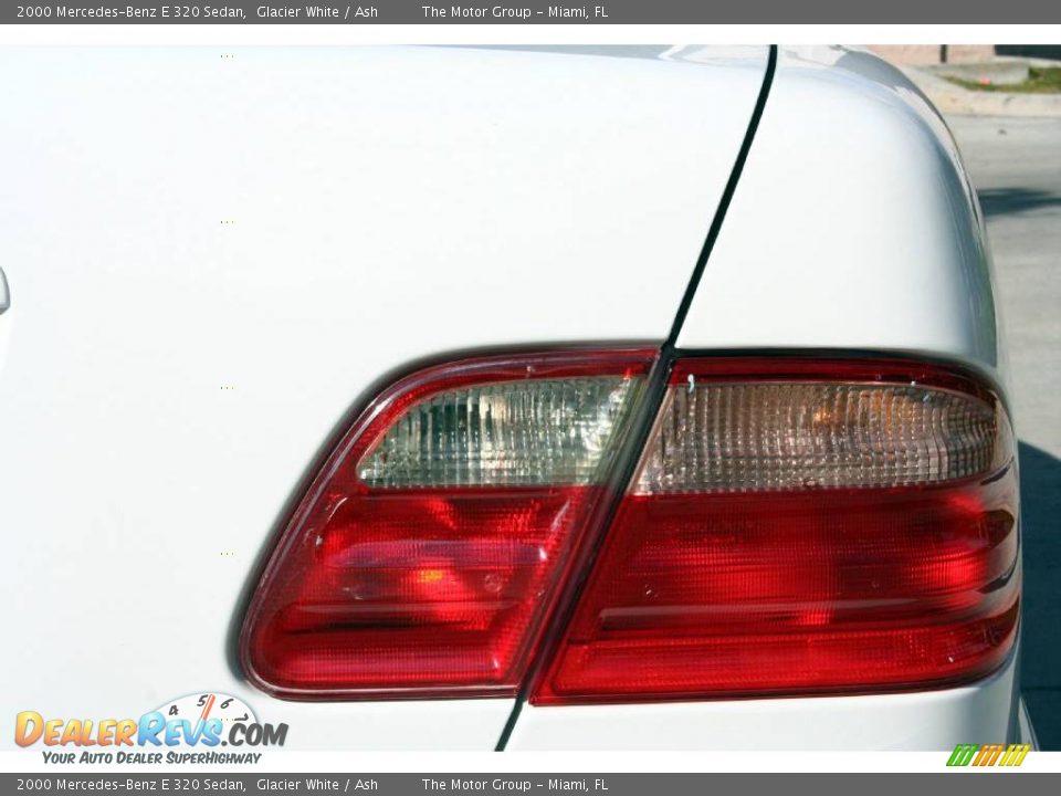 2000 Mercedes-Benz E 320 Sedan Glacier White / Ash Photo #18