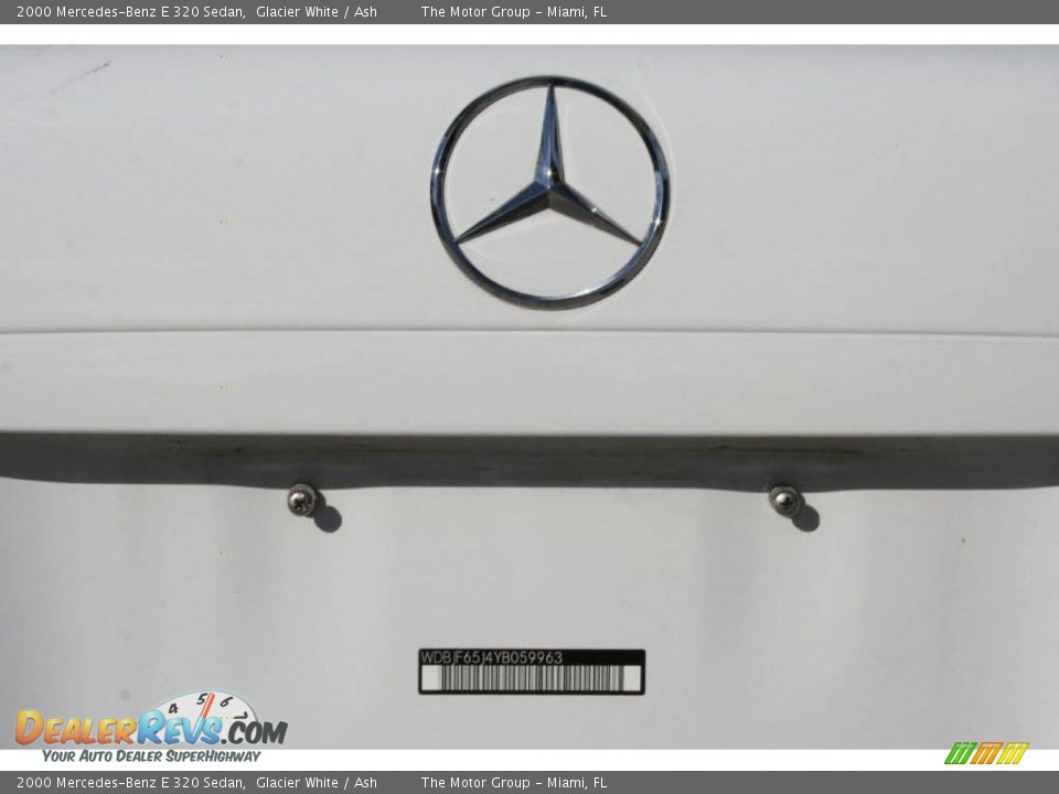 2000 Mercedes-Benz E 320 Sedan Glacier White / Ash Photo #20