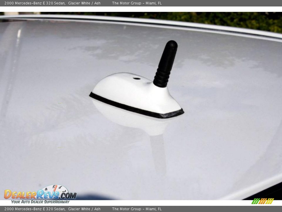 2000 Mercedes-Benz E 320 Sedan Glacier White / Ash Photo #21