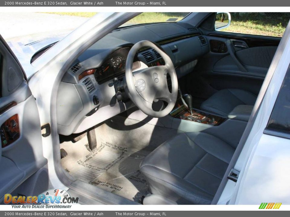 2000 Mercedes-Benz E 320 Sedan Glacier White / Ash Photo #23