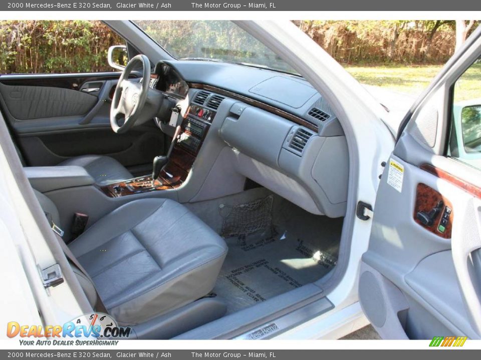 2000 Mercedes-Benz E 320 Sedan Glacier White / Ash Photo #24