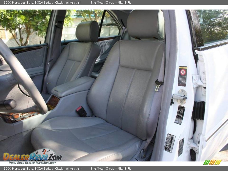 2000 Mercedes-Benz E 320 Sedan Glacier White / Ash Photo #29