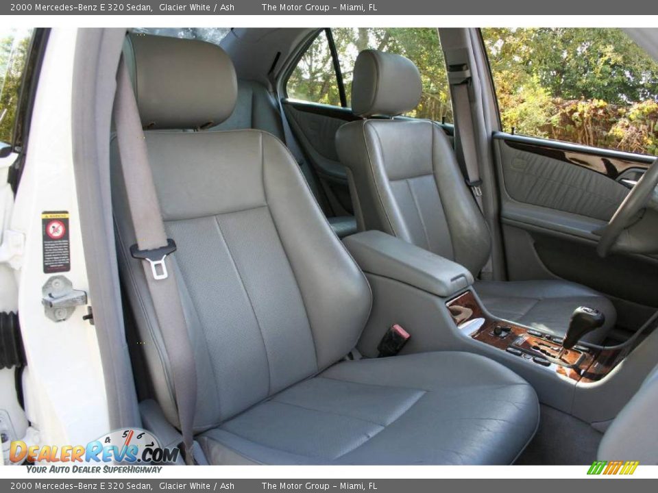 2000 Mercedes-Benz E 320 Sedan Glacier White / Ash Photo #30