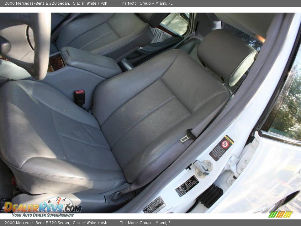 2000 Mercedes-Benz E 320 Sedan Glacier White / Ash Photo #31