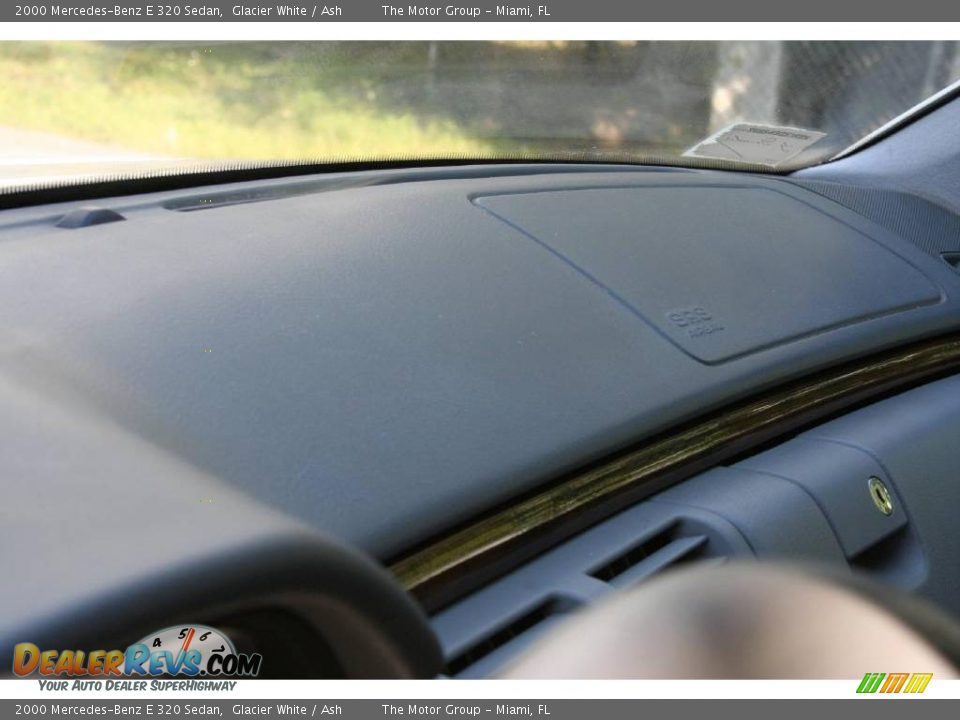 2000 Mercedes-Benz E 320 Sedan Glacier White / Ash Photo #35