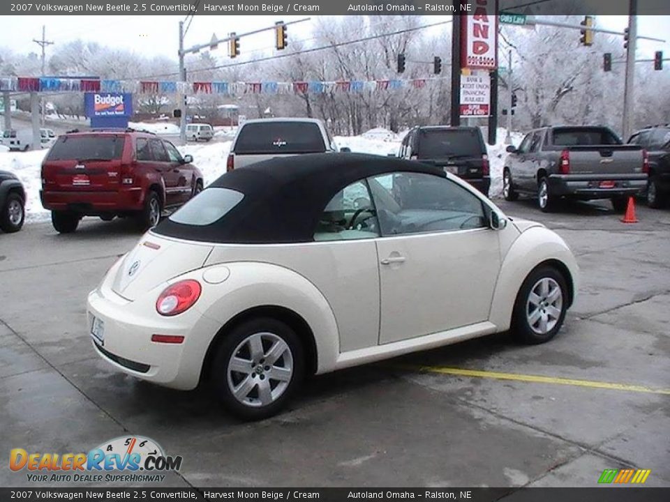 2007 Volkswagen New Beetle 2.5 Convertible Harvest Moon Beige / Cream Photo #12