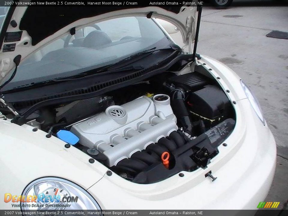 2007 Volkswagen New Beetle 2.5 Convertible Harvest Moon Beige / Cream Photo #18