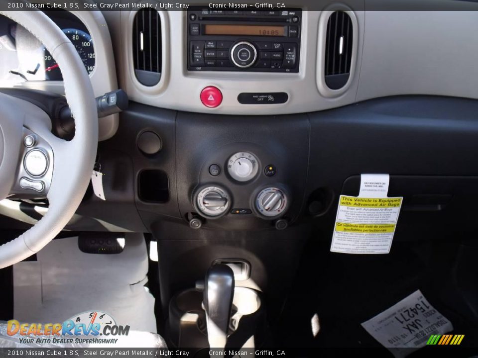 2010 Nissan Cube 1.8 S Steel Gray Pearl Metallic / Light Gray Photo #11