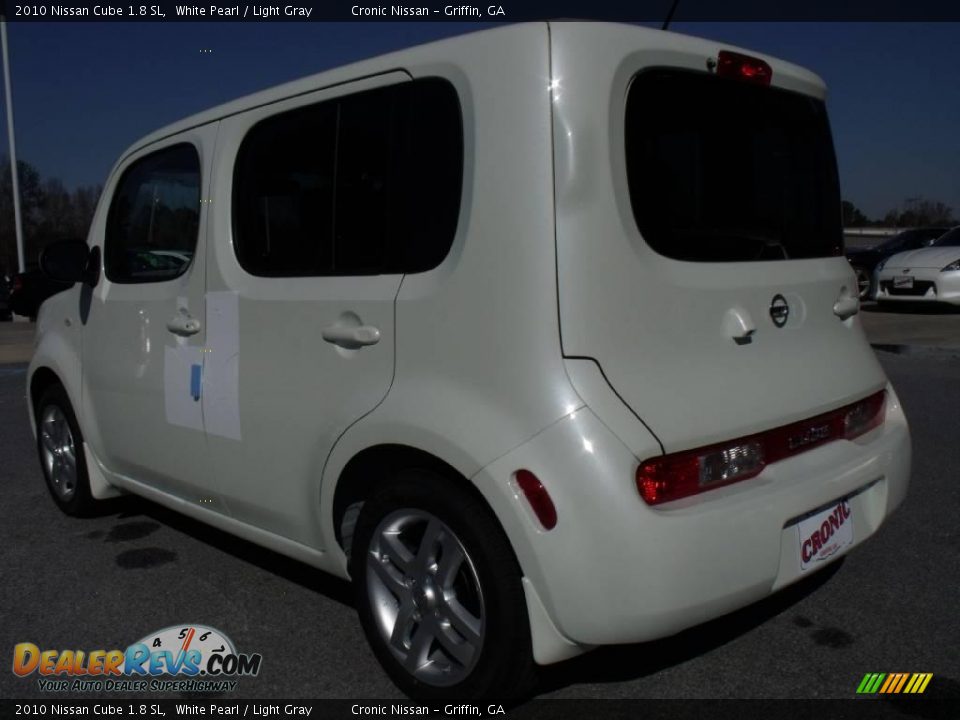 2010 Nissan Cube 1.8 SL White Pearl / Light Gray Photo #3