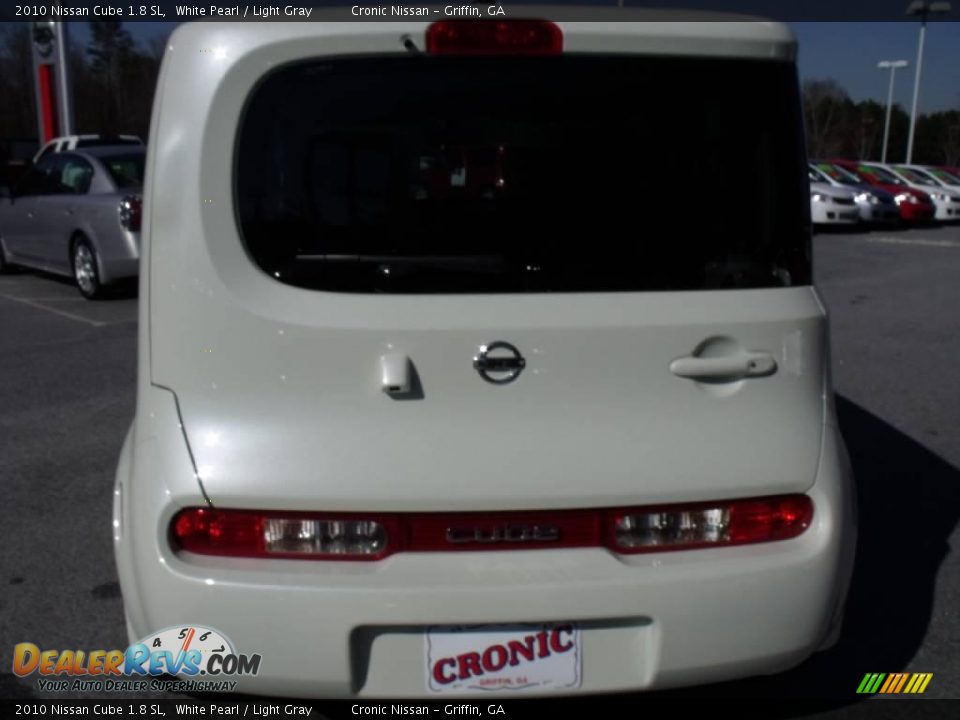 2010 Nissan Cube 1.8 SL White Pearl / Light Gray Photo #4
