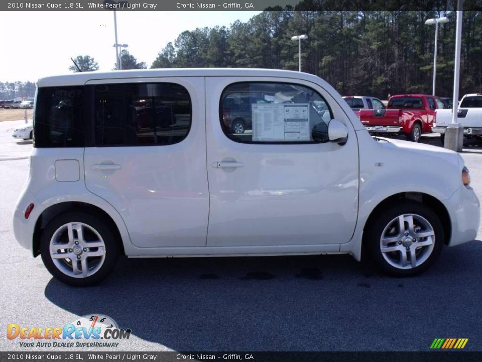 2010 Nissan Cube 1.8 SL White Pearl / Light Gray Photo #6