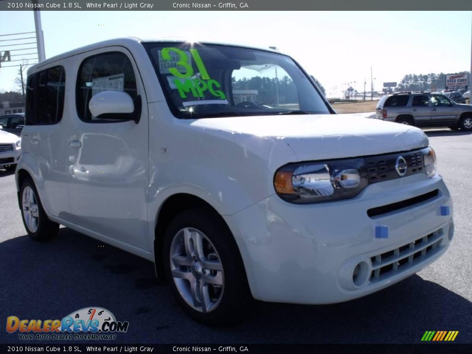 2010 Nissan Cube 1.8 SL White Pearl / Light Gray Photo #7