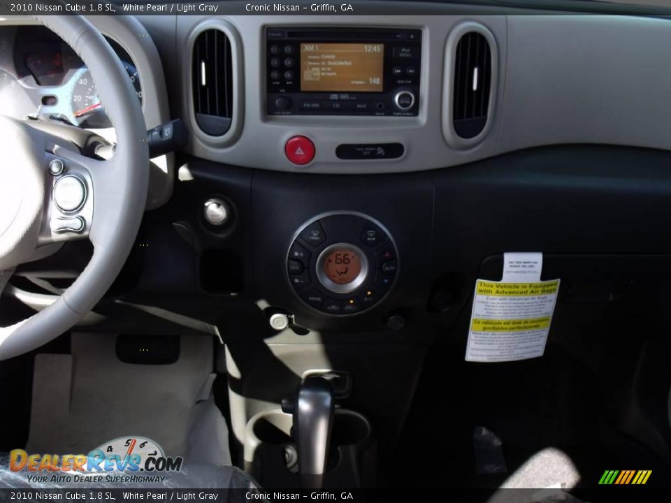 2010 Nissan Cube 1.8 SL White Pearl / Light Gray Photo #12