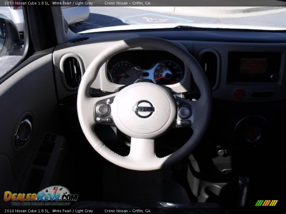 2010 Nissan Cube 1.8 SL White Pearl / Light Gray Photo #13