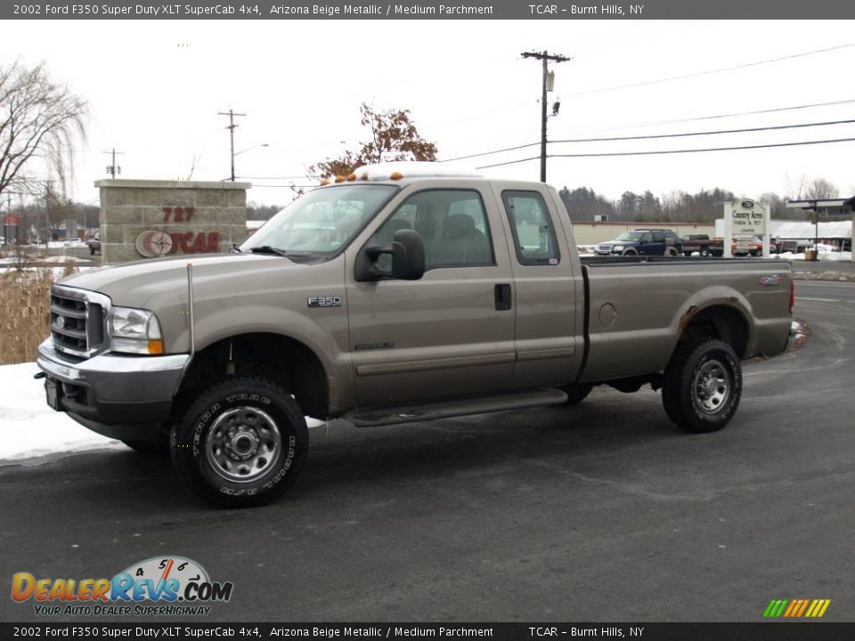 2002 Ford F350 Super Duty XLT SuperCab 4x4 Arizona Beige Metallic / Medium Parchment Photo #1