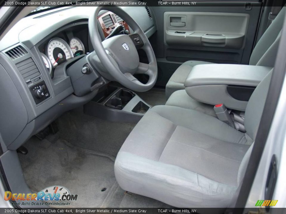 2005 Dodge Dakota SLT Club Cab 4x4 Bright Silver Metallic / Medium Slate Gray Photo #7
