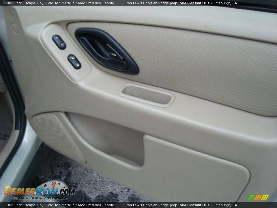 2006 Ford Escape XLS Gold Ash Metallic / Medium/Dark Pebble Photo #15