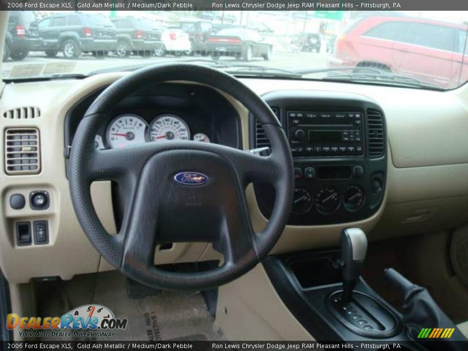 2006 Ford Escape XLS Gold Ash Metallic / Medium/Dark Pebble Photo #20