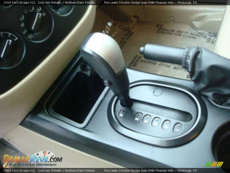 2006 Ford Escape XLS Gold Ash Metallic / Medium/Dark Pebble Photo #22